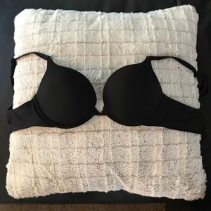 Victoria’s Secret push-up bra’s (black & polkadot)
